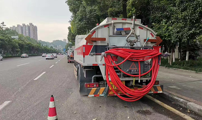 Xinbaite Double-Layer Braided High-Pressure Hoses Used with Greening Vehicles to Refresh City Streets