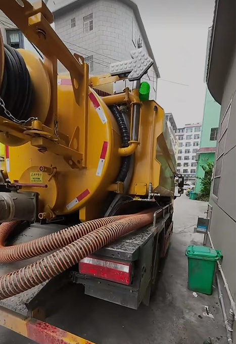Application Case of Reinforced Spiral Suction Hose in Vacuum Trucks